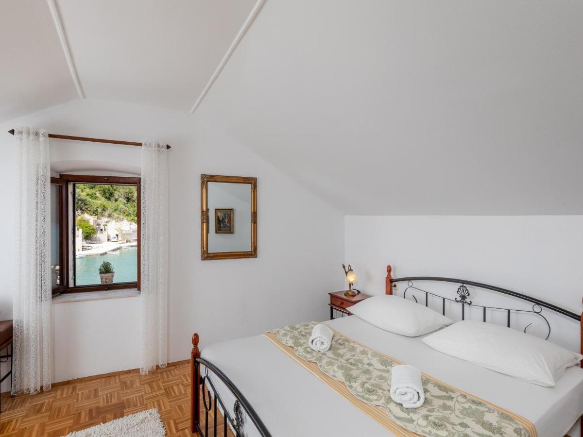 Holiday Home By The Sea - Nina & Kate Ston Buitenkant foto
